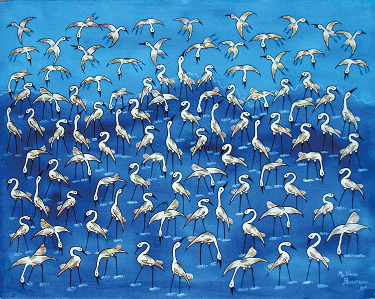 Ein leuchtend blaues Gemälde aus Bali mit vielen fein gezeichneten, weißen Kranichen über das ganze Querformat verteilt. Sie stehen im Wasser und fliegen nach oben hin im blauen Himmel.